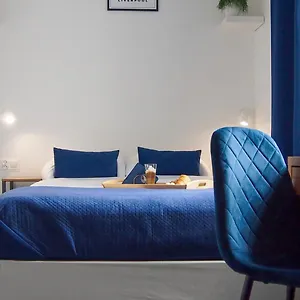  Bed & Breakfast Mile Airport & Parking Dlugoterminowy Polen